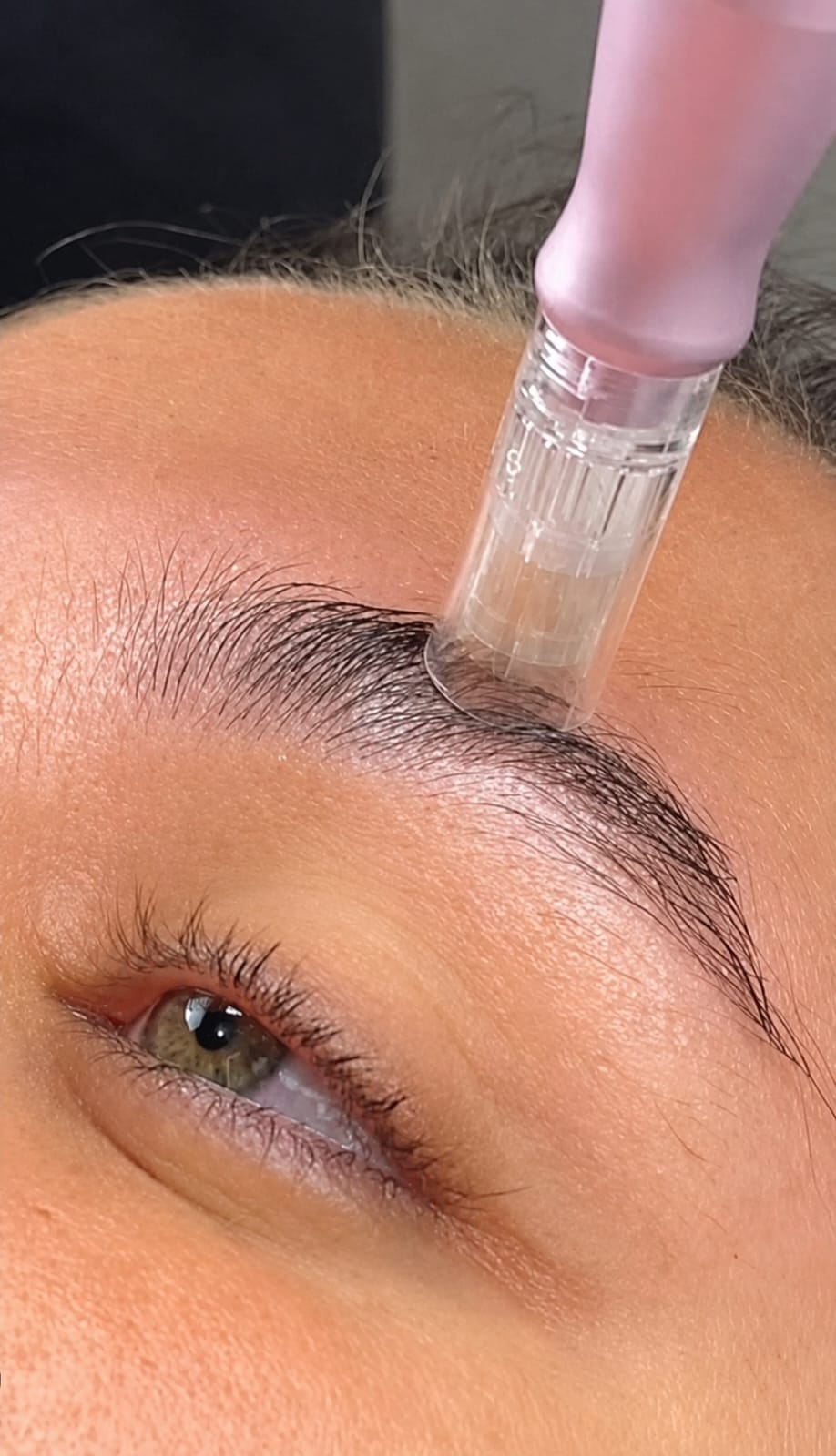 Cejas y pestañas en Liz